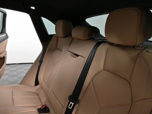 Certified 2025 Porsche Macan image 22