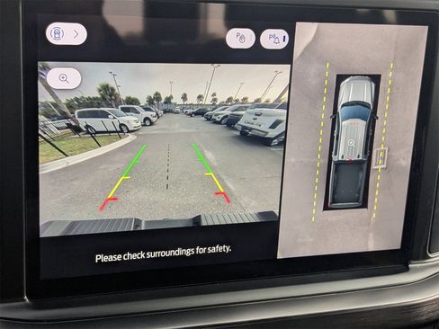 Used 2023 Ford F450 Lariat image 23