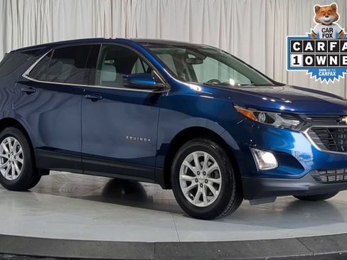 Used 2020 Chevrolet Equinox LT w/ Driver Convenience Package FWD image 2