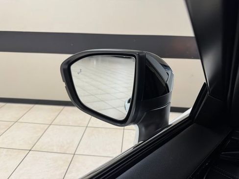 Used 2025 INFINITI QX60 Pure image 16