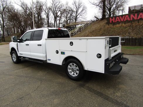 Used 2024 Ford F250 XLT w/ FX4 Off-Road Package image 2