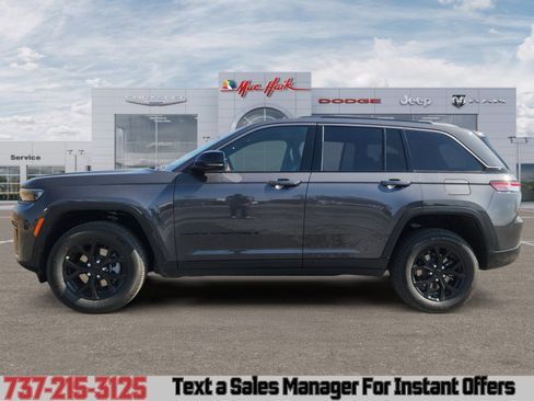 New 2026 Jeep Grand Cherokee Altitude image 2