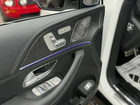 Used 2026 Mercedes-Benz Maybach GLS 600 4MATIC image 15