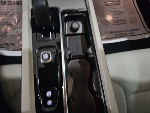 Certified 2025 Volvo S60 B5 Plus AWD/4WD image 25
