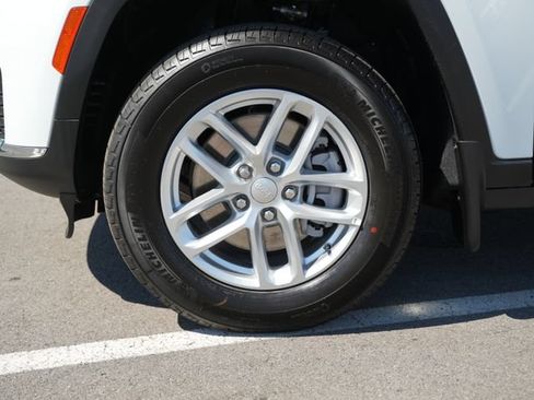 New 2026 Jeep Grand Cherokee L 4WD image 9