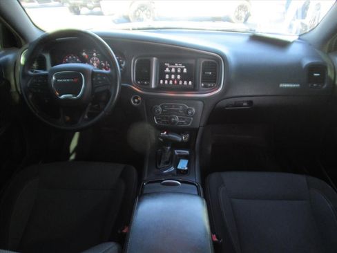 Used 2018 Dodge Charger SXT w/ Blacktop Package image 11