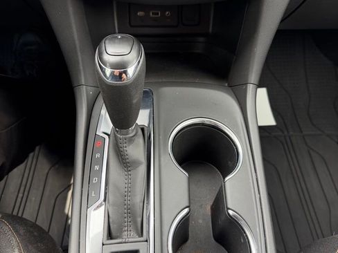 Used 2021 Chevrolet Equinox LT FWD image 16