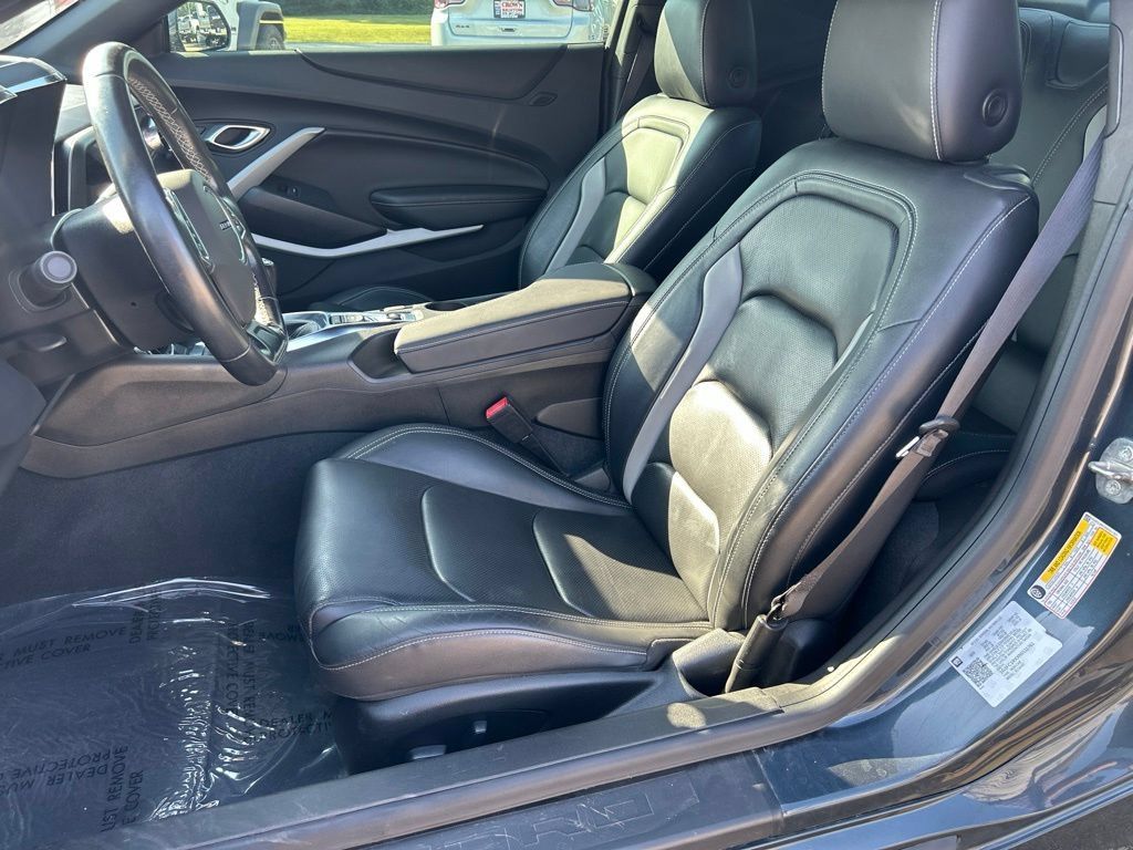 Used 2022 Chevrolet Camaro LT w/ RS Package RWD image 5