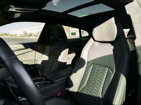 Used 2021 Lamborghini Urus image 43