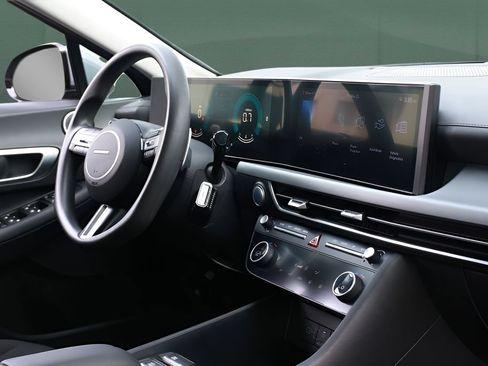 Used 2025 Hyundai Sonata SEL FWD image 23