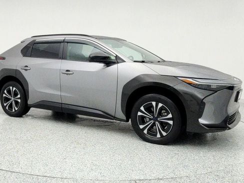 Used 2023 Toyota bZ4X AWD image 3