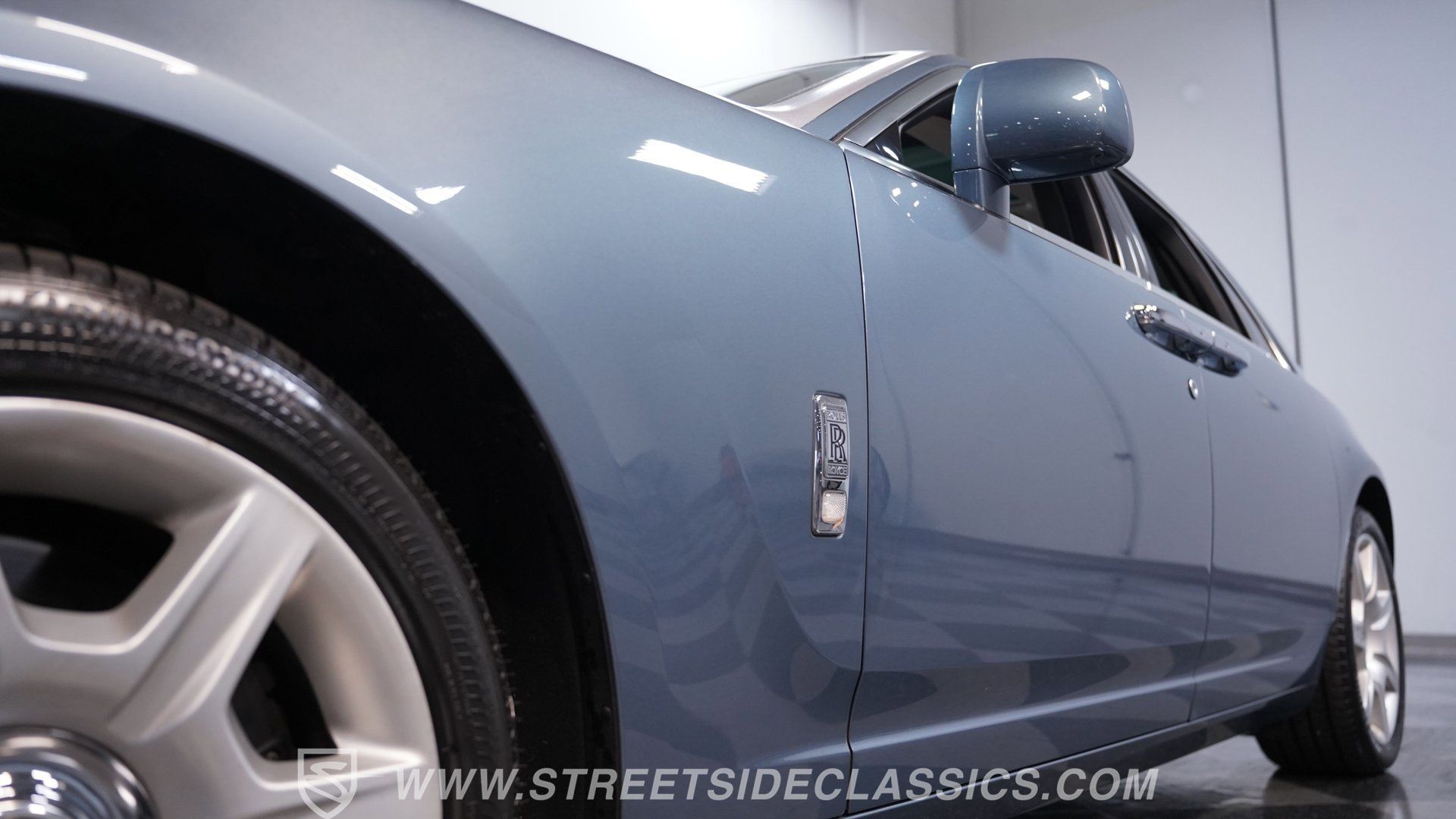 Used 2010 Rolls-Royce Ghost RWD image 19