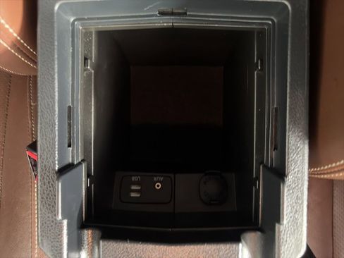 Used 2017 Subaru Forester 2.5i Touring w/ Popular Package #2 image 10