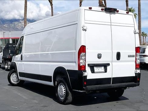 Used 2025 RAM ProMaster 2500 w/ Convenience Group FWD image 9