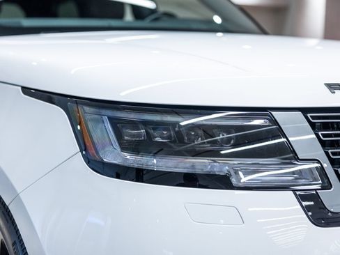 Used 2025 Land Rover Range Rover Autobiography AWD/4WD image 14
