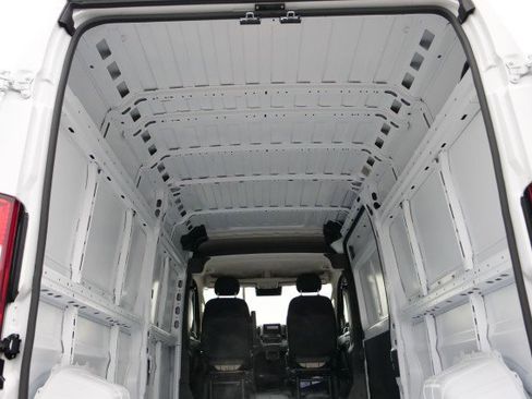Used 2025 RAM ProMaster 2500 w/ Storage Group image 20