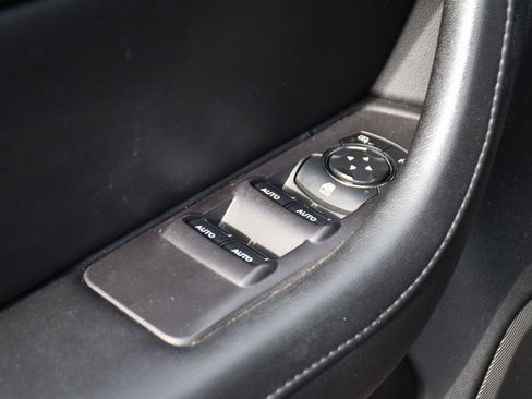 Used 2016 Lincoln MKS AWD image 22