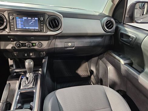 Used 2019 Toyota Tacoma SR5 image 11