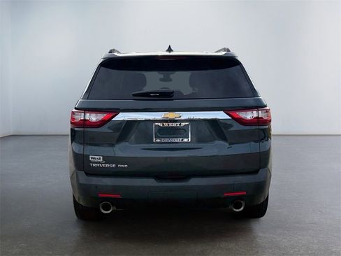 Used 2021 Chevrolet Traverse LT w/ LT Premium Package image 4