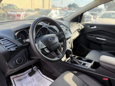 Used 2017 Ford Escape SE image 13