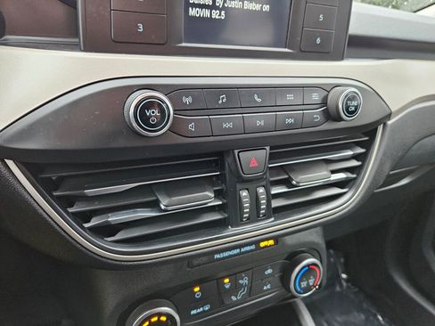 Used 2021 Ford Escape S image 5