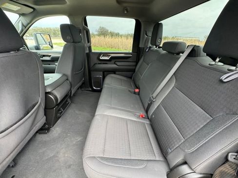 Used 2024 Chevrolet Silverado 2500 LT image 29
