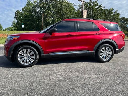 Used 2020 Ford Explorer XLT w/ Equipment Group 202A AWD/4WD image 6