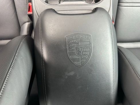 Certified 2025 Porsche Cayenne E-Hybrid AWD/4WD image 32