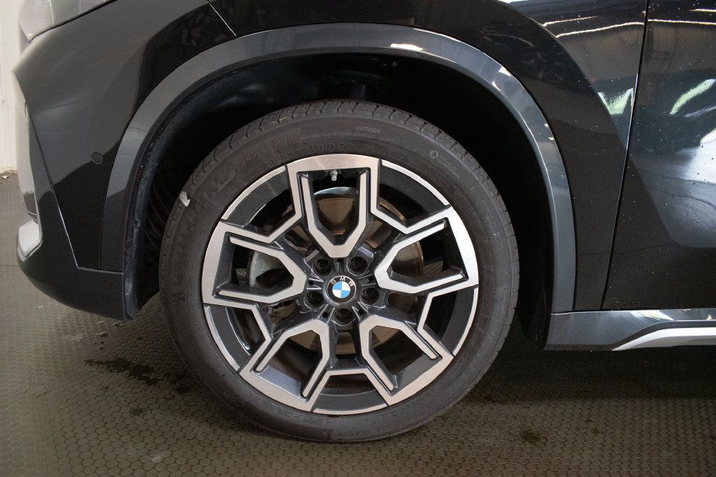 Used 2025 BMW X1 xDrive28i w/ Premium Package AWD/4WD image 9