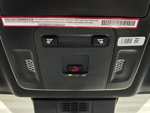 New 2026 Toyota Camry SE FWD image 32