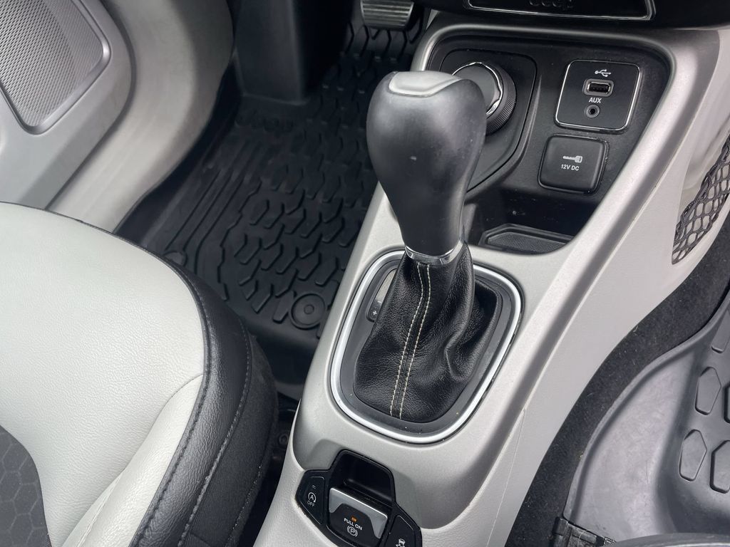 Used 2018 Jeep Compass Latitude AWD/4WD image 25