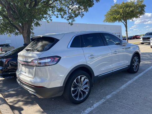 Used 2023 Lincoln Nautilus Reserve AWD/4WD image 4