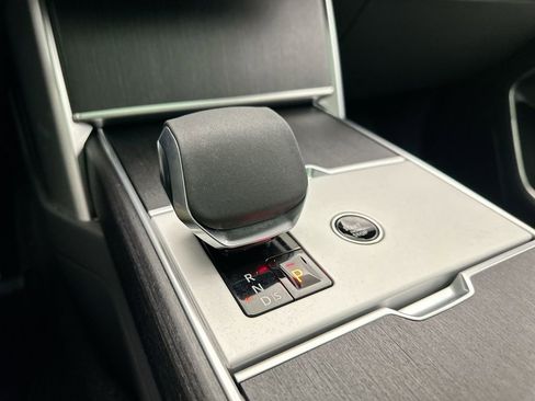 Certified 2025 Land Rover Range Rover SE AWD/4WD image 24