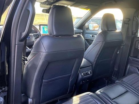 Used 2025 Ford Explorer ST-Line w/ ST-Line Street Pack image 37