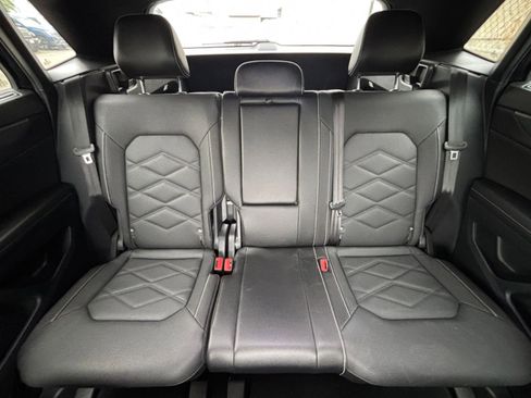 Used 2025 Volkswagen Atlas Cross Sport SE image 38