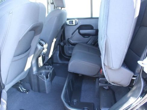 Used 2023 Jeep Gladiator Sport AWD/4WD image 52