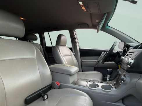 Used 2010 Toyota Highlander 4WD image 22