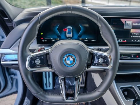 Used 2023 BMW i7 xDrive60 w/ Executive Package 2 image 5