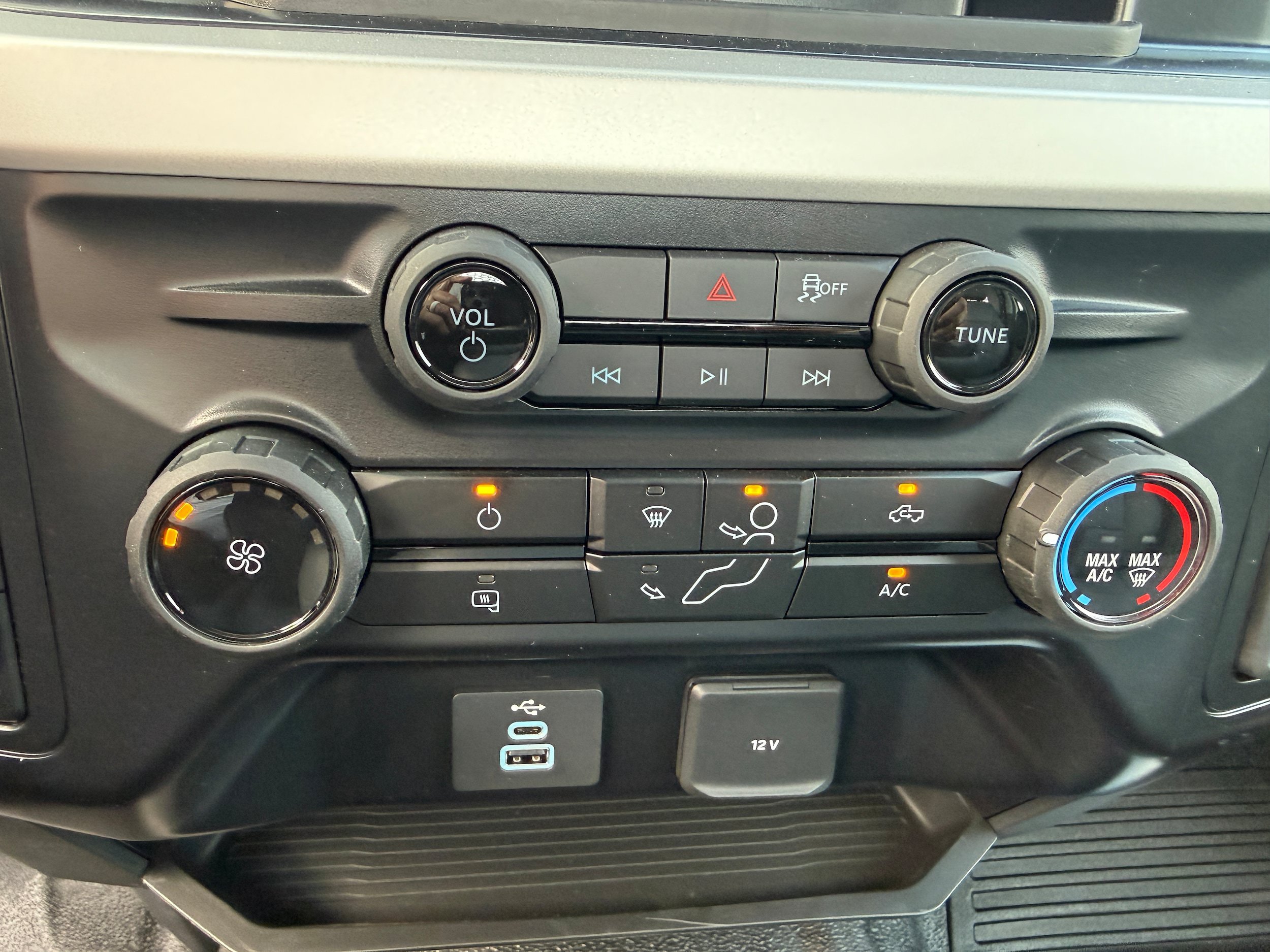 New 2025 Ford F350 4x4 Regular Cab DRW Super Duty image 22
