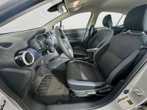 Used 2025 Nissan Versa SV FWD image 13