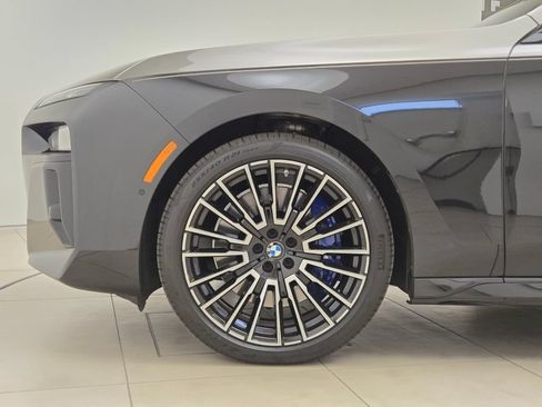 Used 2025 BMW 760i xDrive w/ Executive Package AWD/4WD image 13
