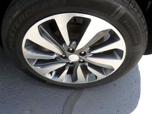 Used 2022 Buick Encore Preferred w/ Safety Package AWD/4WD image 29