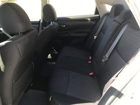 Used 2016 Nissan Altima 2.5 S w/ Power Driver Seat Package image 9