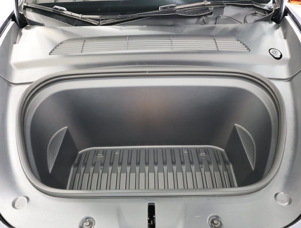 Used 2023 Tesla Model Y 2WD image 28