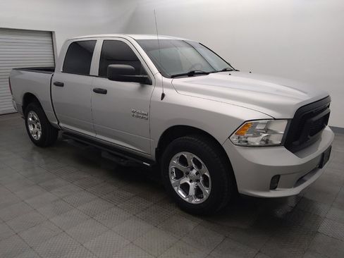 Used 2017 RAM 1500 Express AWD/4WD image 11