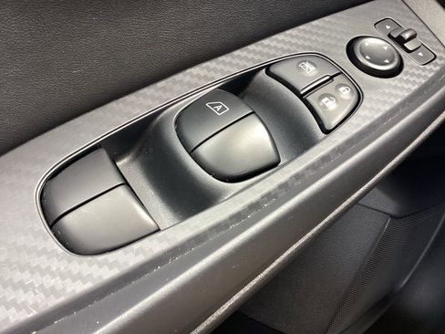 Used 2025 Nissan Sentra SV FWD image 19