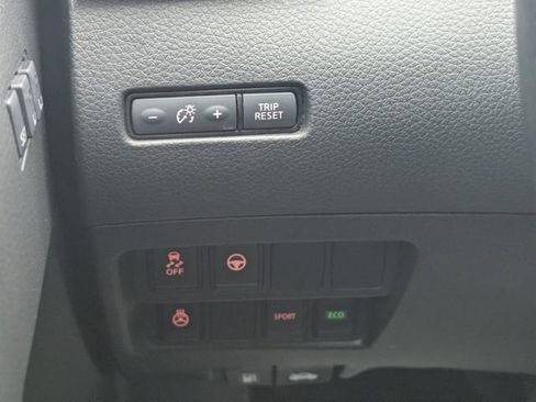 Used 2021 Nissan Rogue Sport SL w/ Premium Package image 22