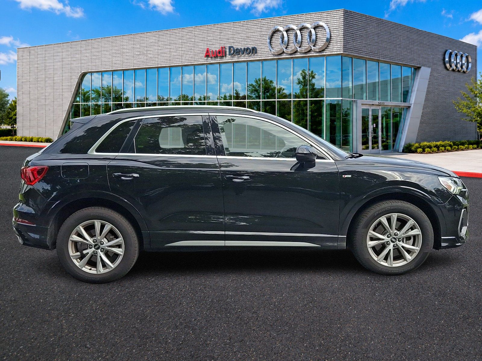 Used 2021 Audi Q3 2.0T Premium Plus w/ Premium Plus Package AWD/4WD image 7