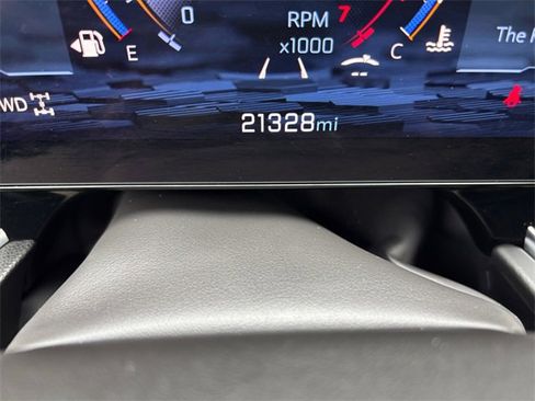 Used 2025 Chevrolet Tahoe Z71 image 17