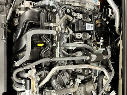 Used 2025 Nissan Sentra SR w/ SR Premium Package FWD image 24